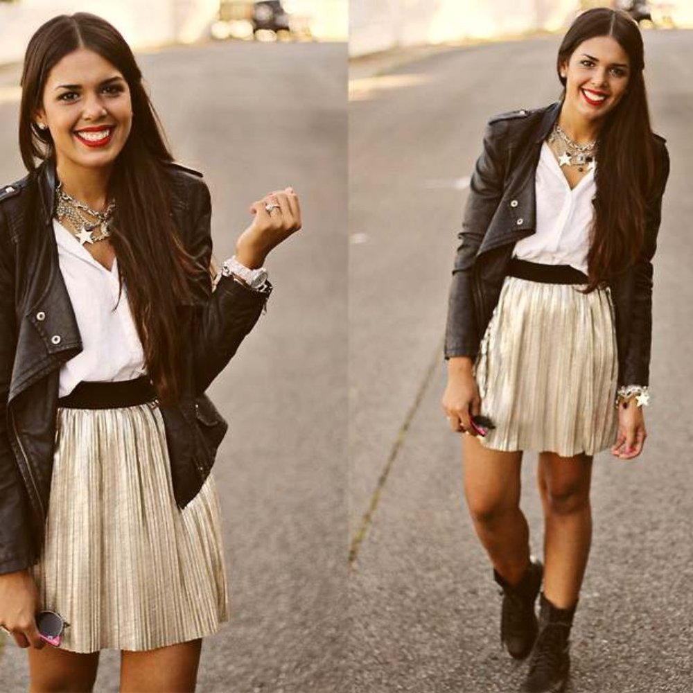 NWT Forever 21 shimmery gold and black pleated skirt sz small